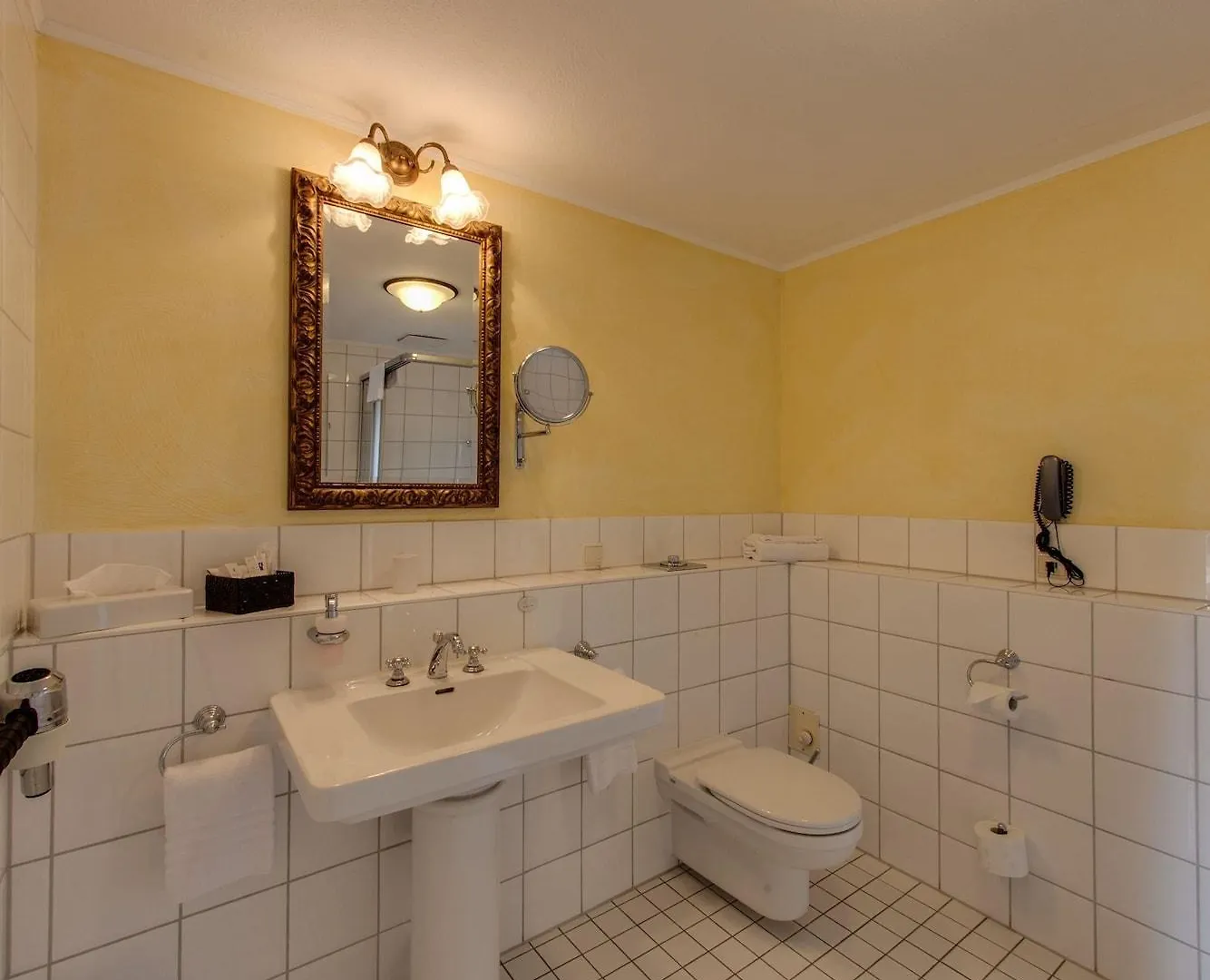 Hotel Landhaus Milser Дуйсбург