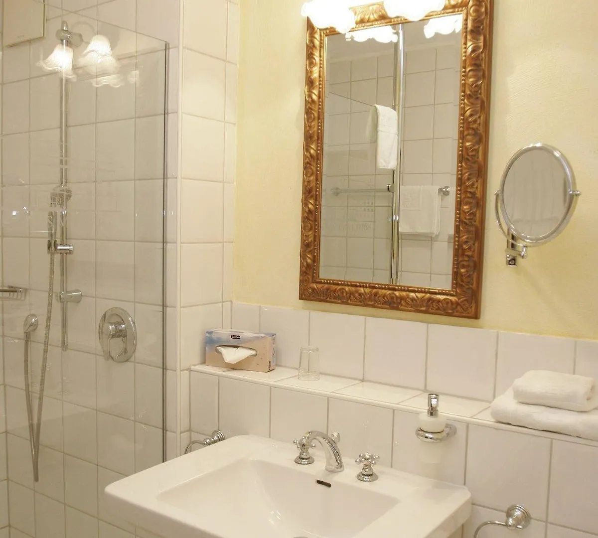 Hotel Landhaus Milser Дуйсбург Германия