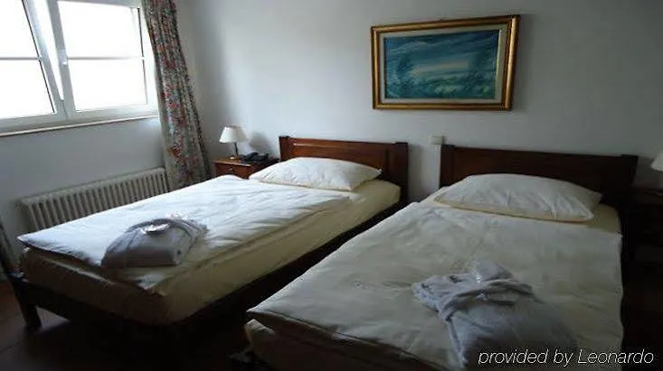 ****  Hotel Landhaus Milser Дуйсбург Германия