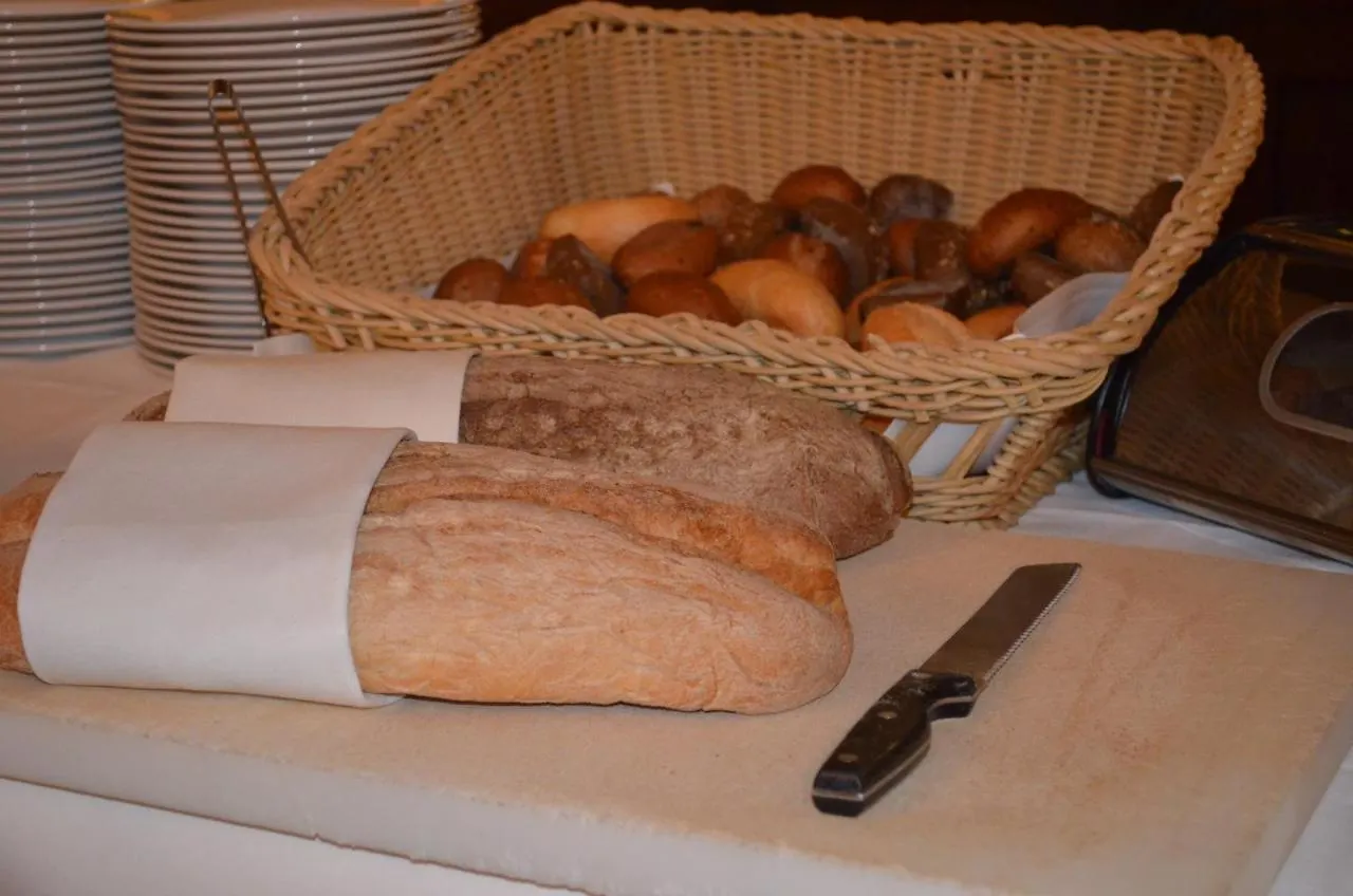 Hotel Landhaus Milser Дуйсбург 4*,